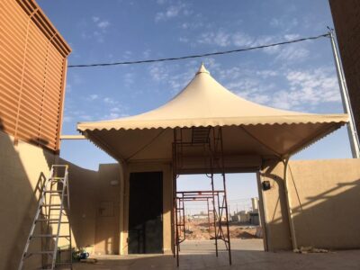 خدمة تركيب المظلات في شركة “فنون التظليل الحديث”