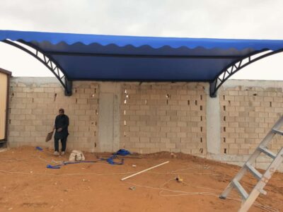 مظلات مواقف سيارات