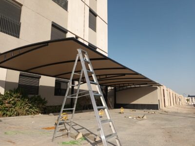 مظلات مواقف سيارات