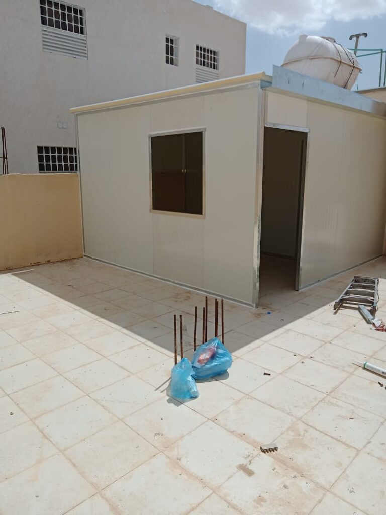 تركيب الساندوتش بانل للعزل الحراري والمائي بمواصفات عالمية 15 الساندوتش بانل